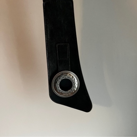 Western Style Belt With Clasp Black Elastic In Back - Picture 6 of 8